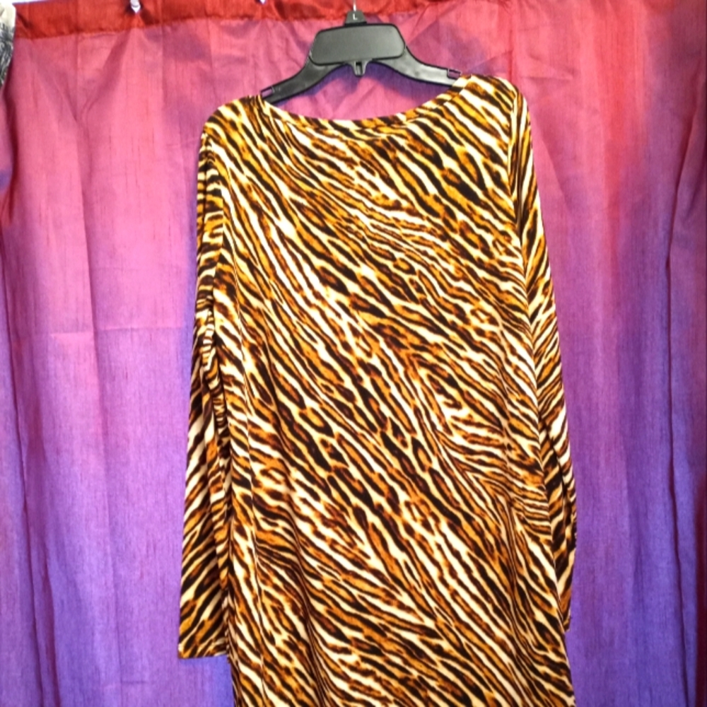 Dress - Picture 2 of 2